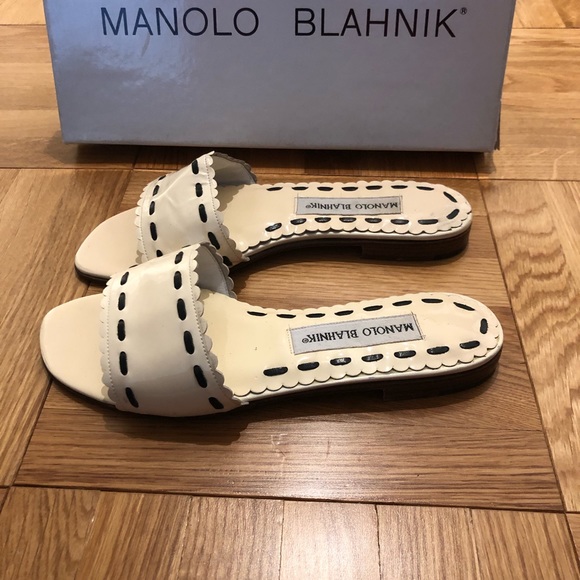 Manolo Blahnik White Patent Leather Slide Sandal with Black Detail size 5.5 - Picture 3 of 6